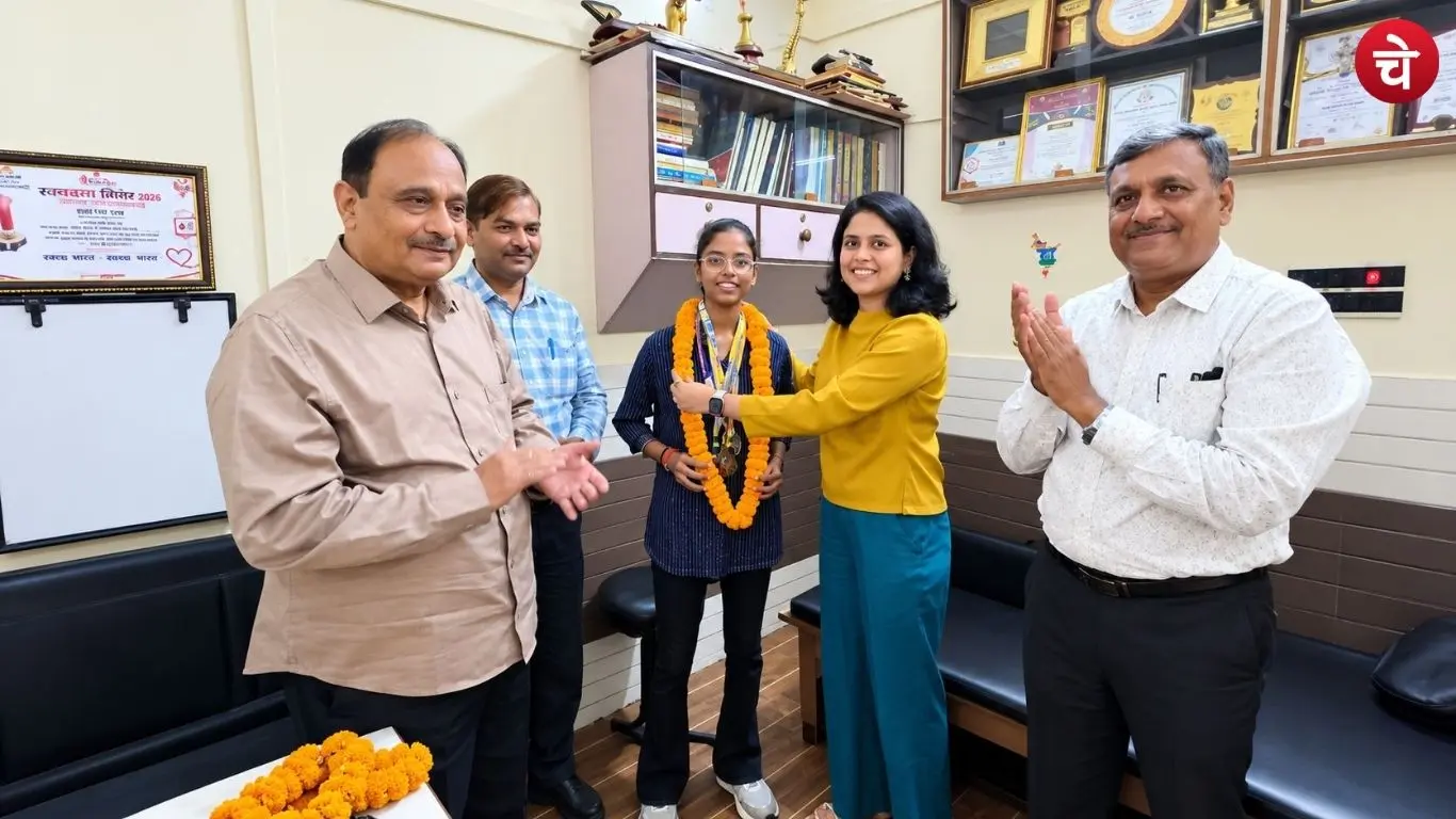Dignitaries welcome Shweta Prajapati upon her return to Azamgarh after winning gold and silver medals
